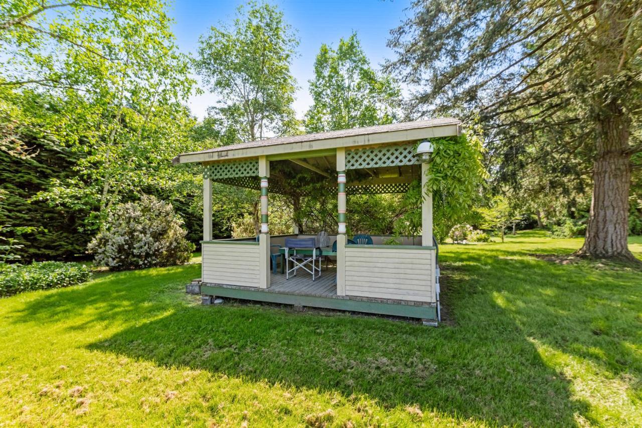 Marty'S Place Langley Exterior foto
